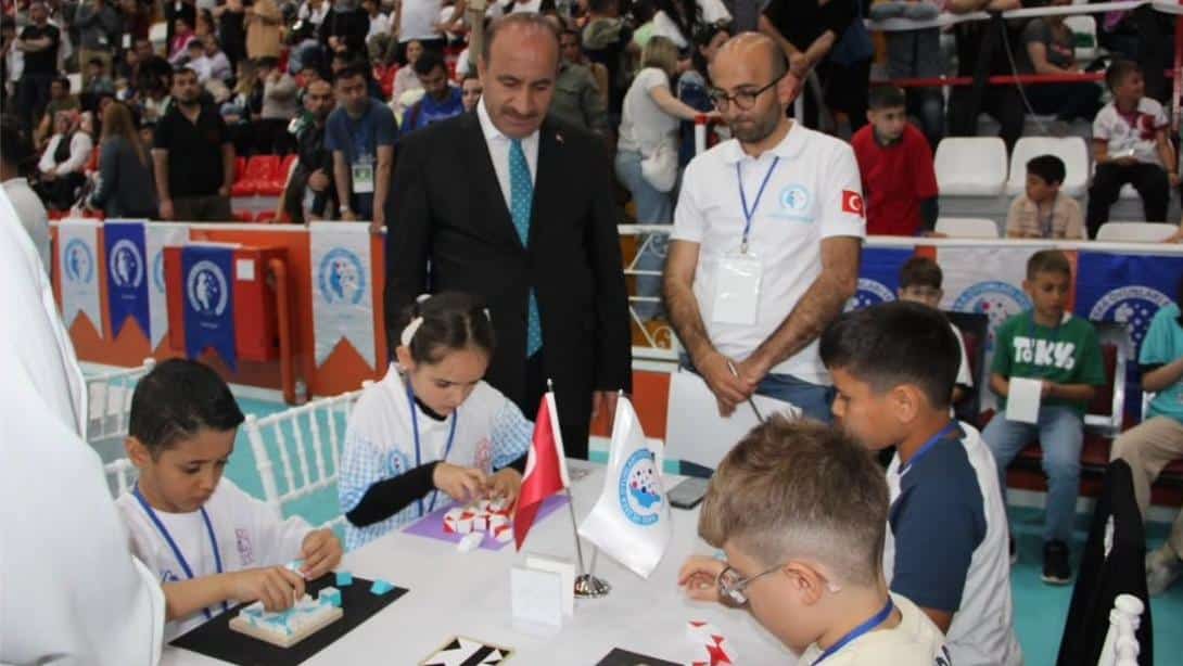 7. Akıl ve Zeka Oyunları Türkiye Finalleri heyecanı Kars'ta başladı