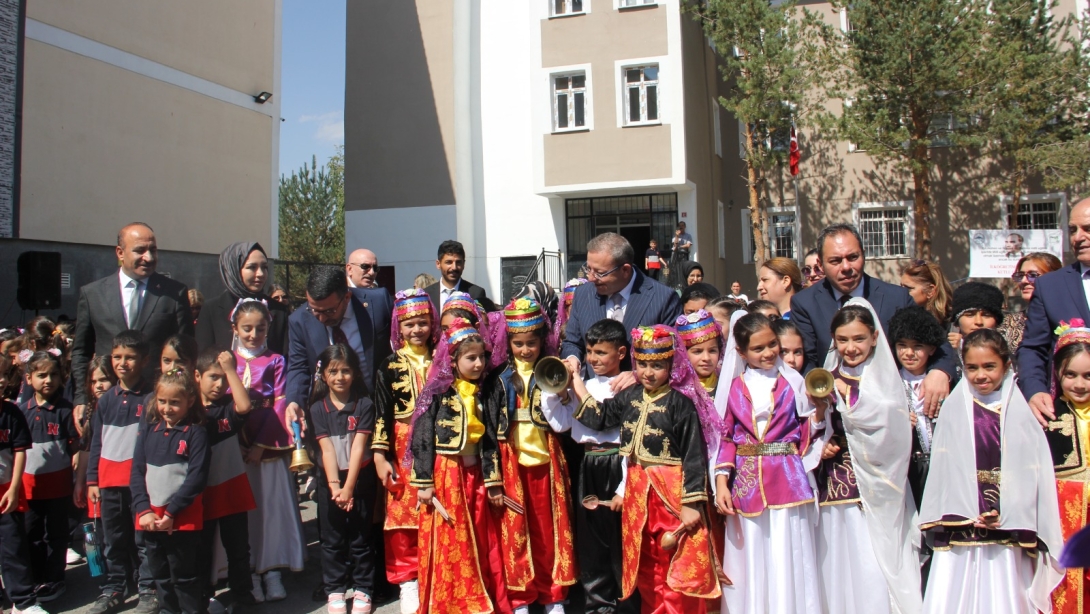 Okullar Yeni Döneme Merhaba Dedi